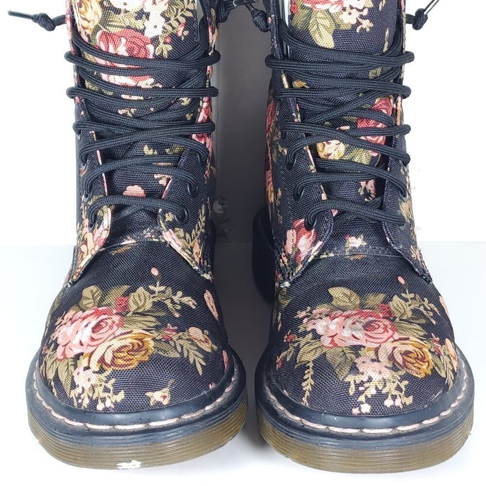 Dr. Martens Women's 11821 US7 Black Canvas Floral Lace Up Combat Boots - Picture 4 of 13